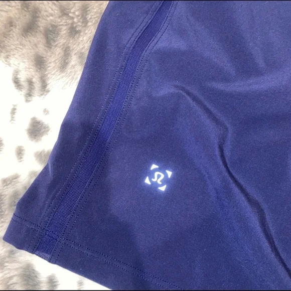 Lululemon Pace Breaker Linerless Short 9” - Size S - Picture 3 of 4